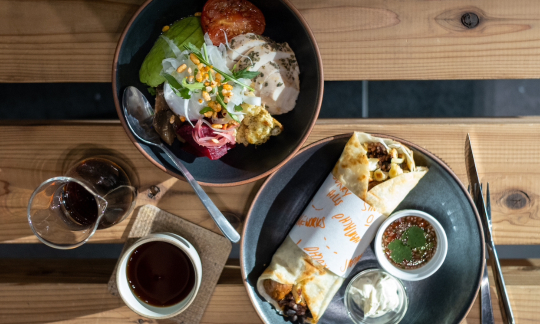 神田淡路店の“いま食べたい”を、コーヒーと一緒に。